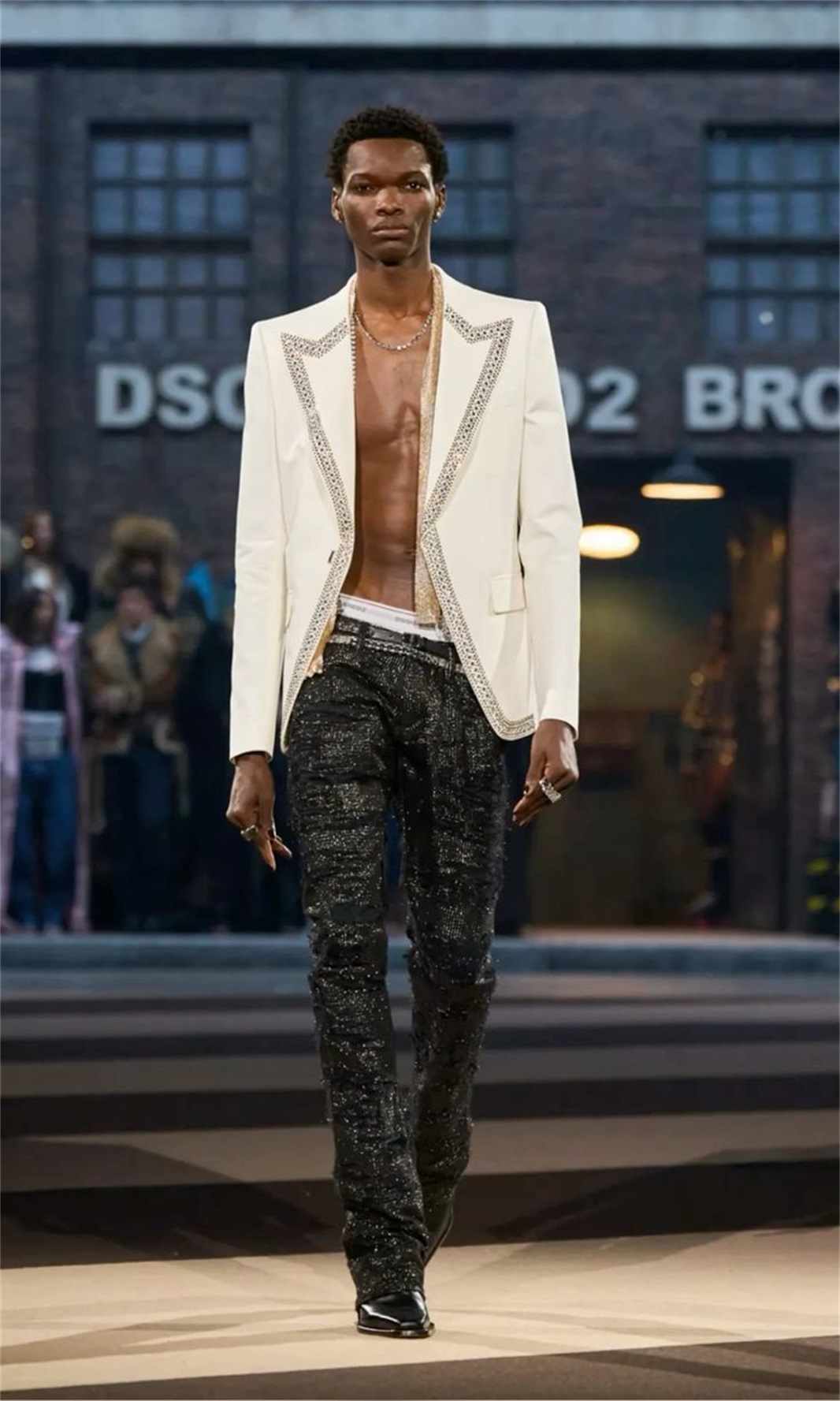 Men Formal Wear With Coat - 高級男性スーツ 2 ピースクリスタルブレザー + 光沢のある黒のパンツウエディング結婚式のタキシードコートカスタムメイドフォーマルオフィスジャケットズボン