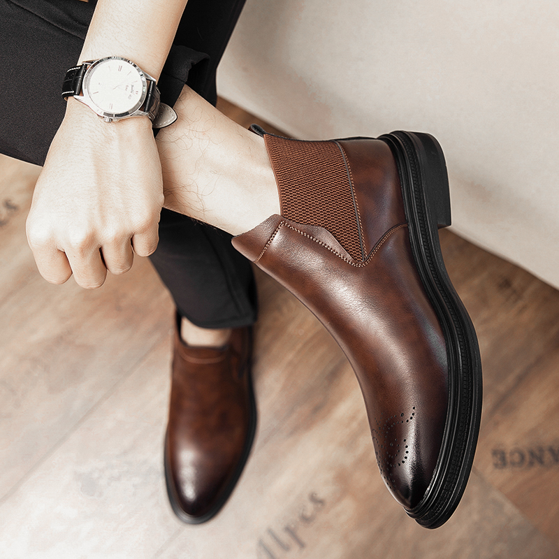 ハイカットの革靴は、男性用のブローグレトロな英国風ビジネスシ - Men Formal Wear With Boots のレビューと価格