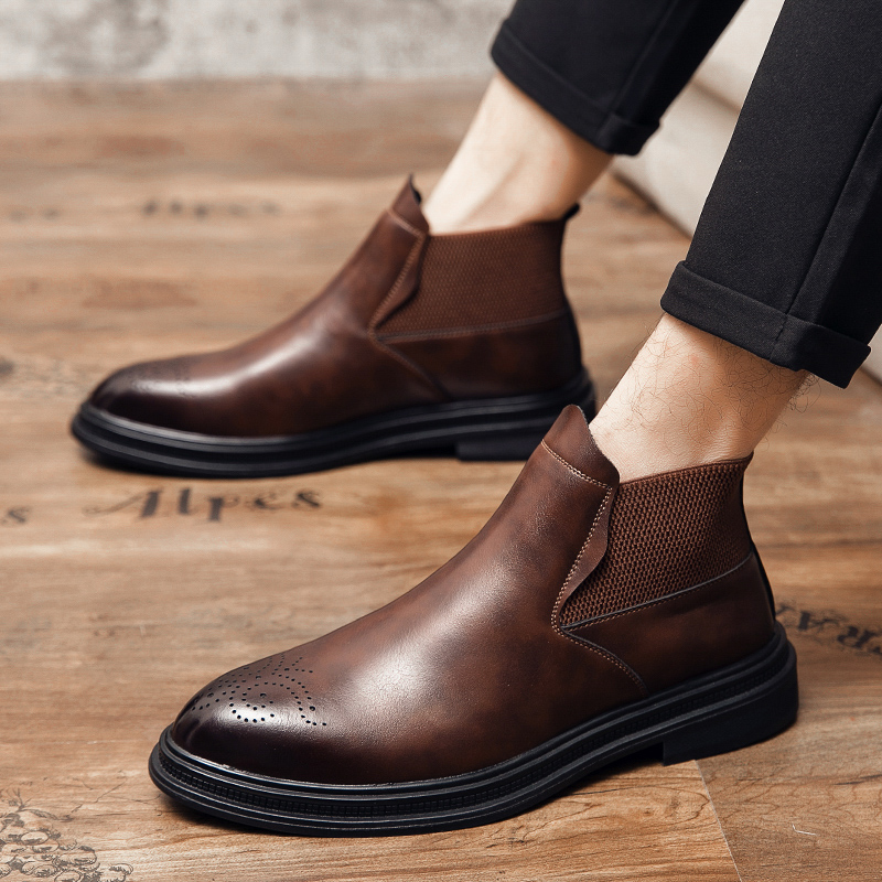 ハイカットの革靴は、男性用のブローグレトロな英国風ビジネスシ - Men Formal Wear With Boots のレビューと価格